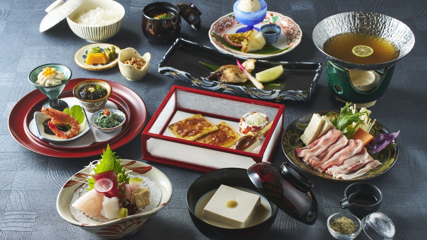 【島豆腐会席ディナー1回ご招待】沖縄の恵みを味わう上質リゾートステイ＜2泊〜＞
