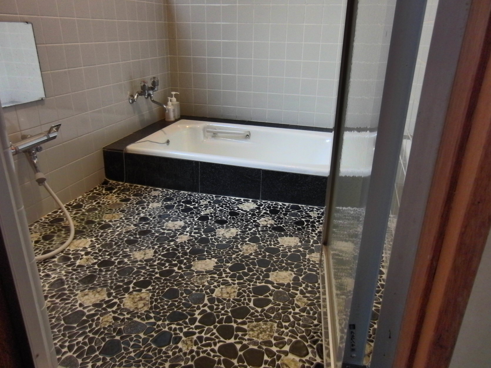 【親子・ファミリー限定・食事なし】※未就学児は添い寝で宿泊料無料　和室９~12畳(バス・トイレ付)