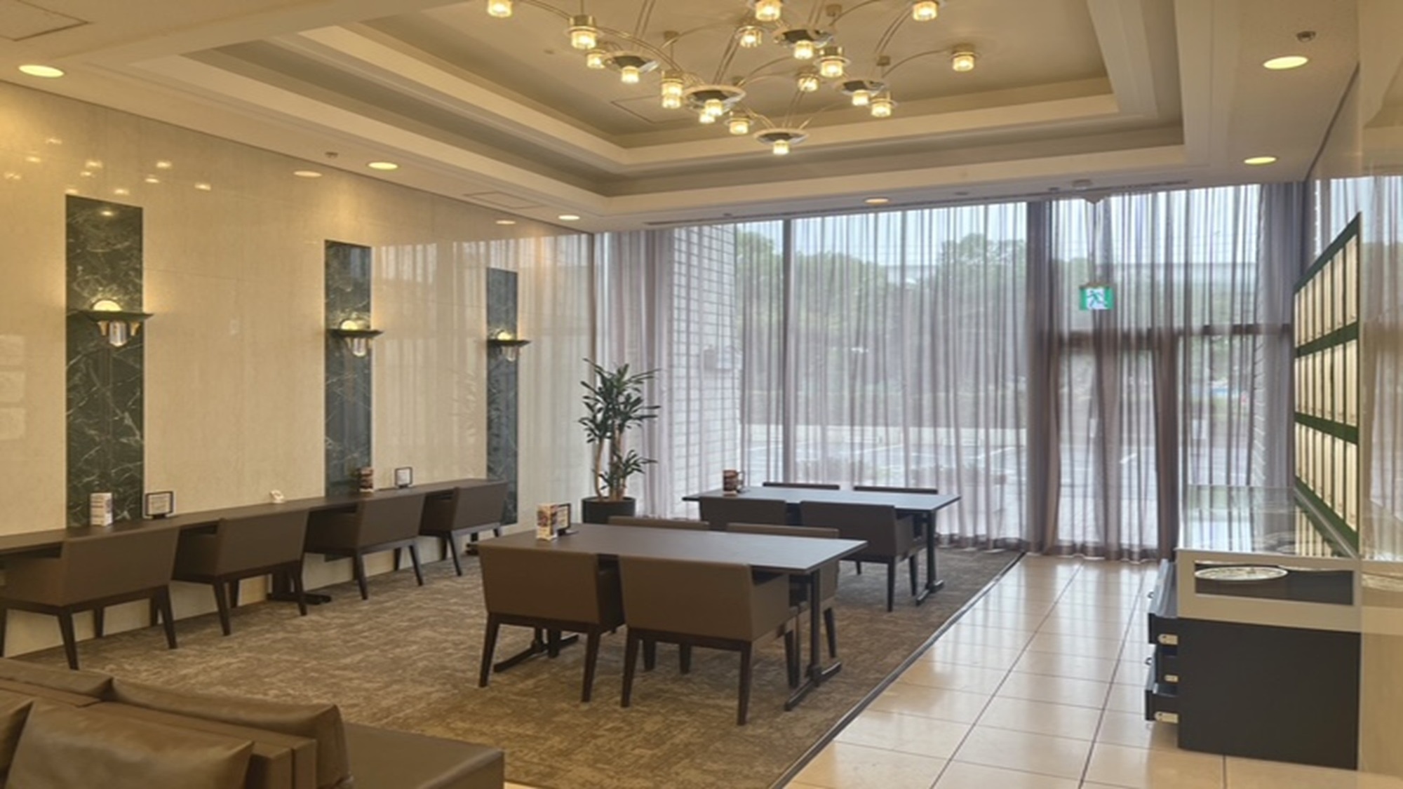 フロントロビー