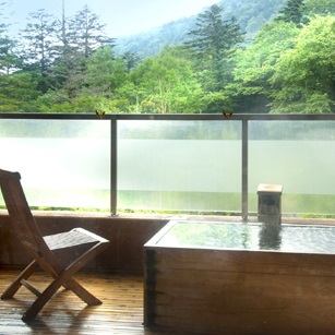 The water quality of Yumoto Onsen is a neutral to slightly acidic hydrogen sulfide spring, with a source temperature of 49.3 to 78.9 degrees.
