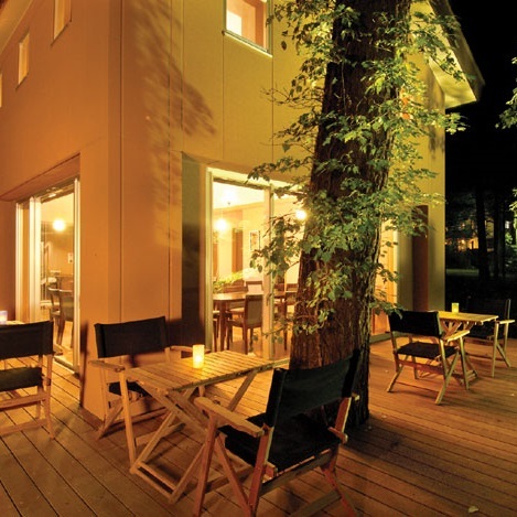 [Restoran Terrace] Bagaimana dengan barbekyu di teras? Ini juga ideal untuk kamp pelatihan dalam lingkaran.