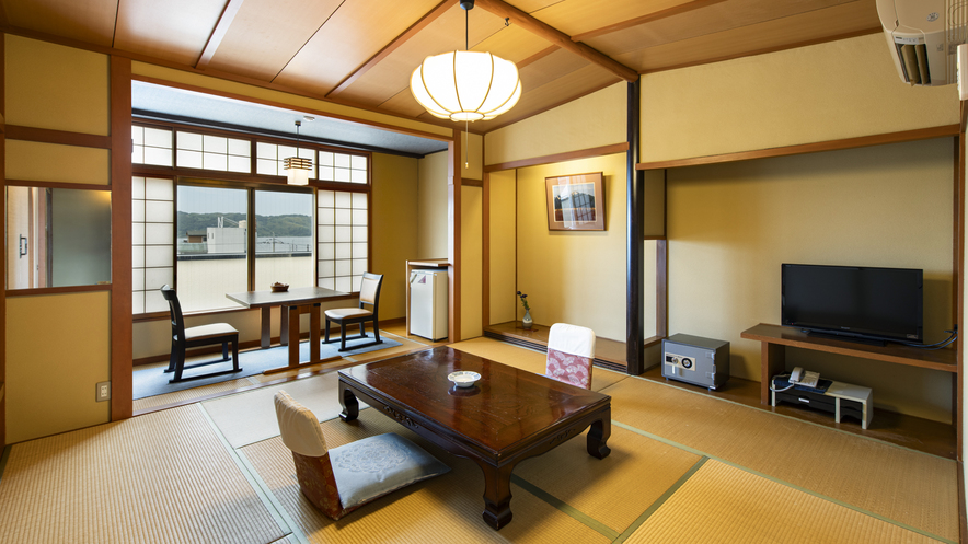 標準A客室（湖＋街側和室8畳）