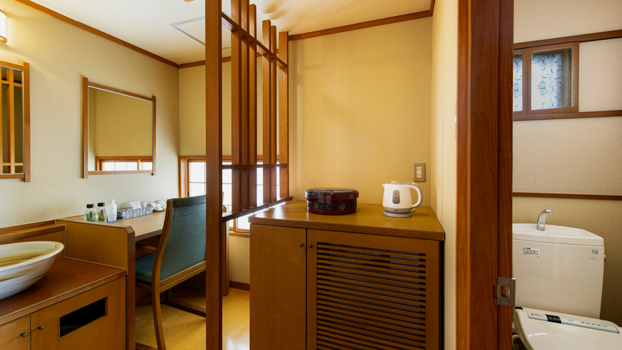 留佳亭客室_洗面トイレ