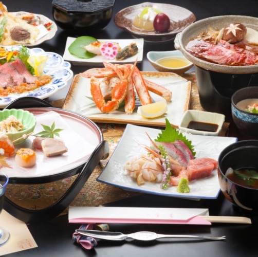 【4名様までお部屋食】【ワンドリンク付／11月〜3月基本プラン】ズワイガニ料理付き季節会席プラン