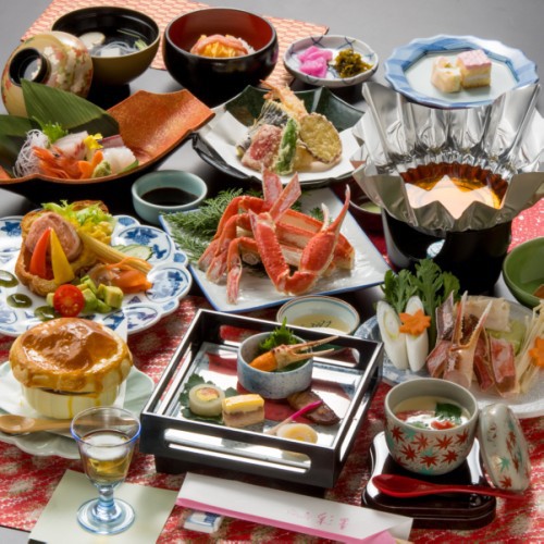 【11月からの基本プラン】冬の味覚カニ料理も付いた季節会席プラン◆夕食も朝食もお部屋食（４名様迄）◆