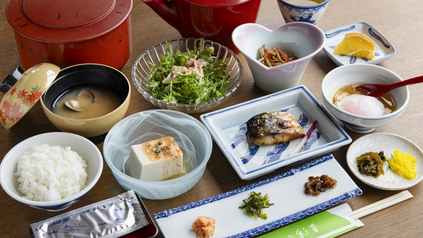 【4名様までお部屋食】【11月〜3月基本プラン】ズワイガニ料理付き季節会席プラン♪おひとり様もOK♪