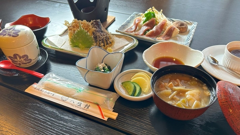 【訳あり◆2食付定食】ご夕食は量控えめ定食◆団体様が宿泊されています◆ビジネス＆お酒堪能にも◎