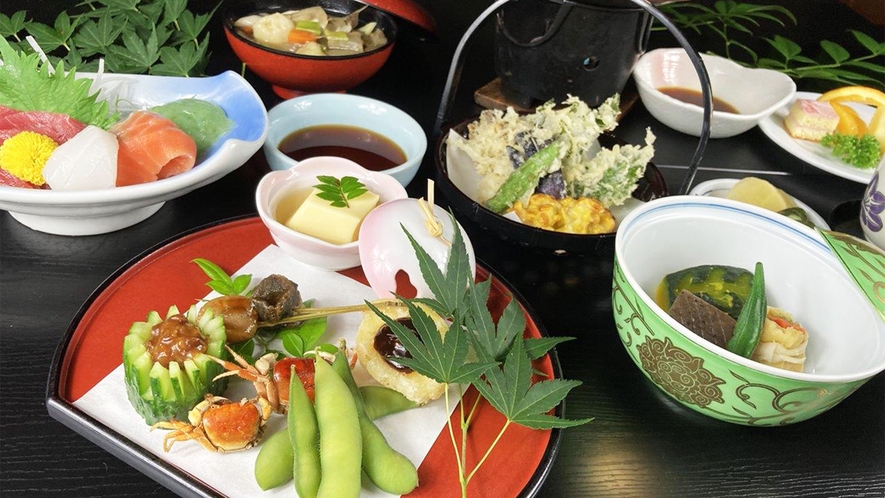 *【夕食（一例）】一番の魅力は栄養たっぷりの「ヘルシー料理」。素材の良さを味わえます。（イメージ）