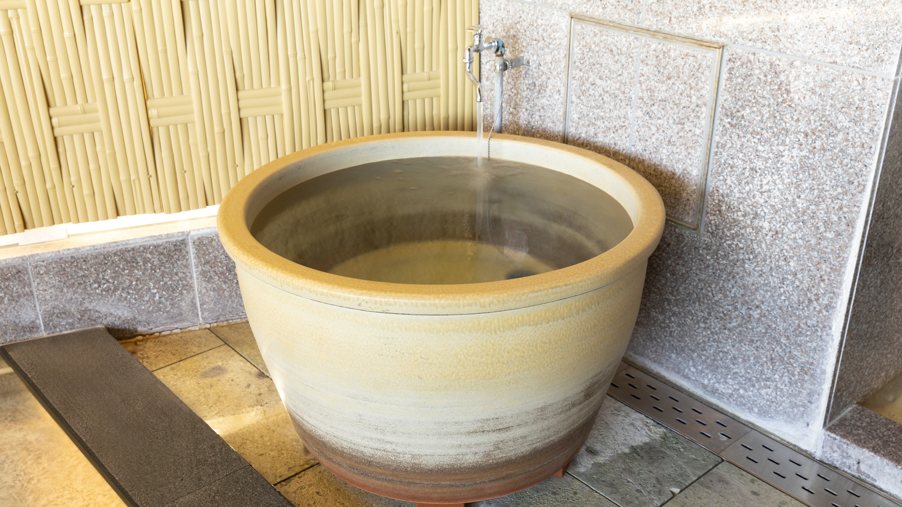 水風呂（女性）