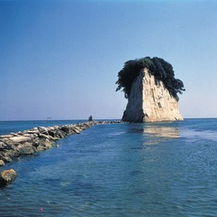 「見附島」