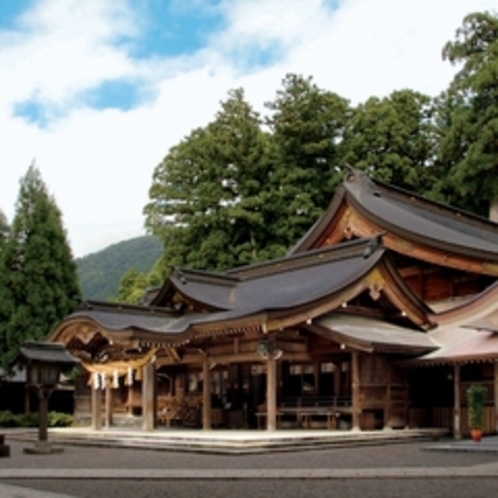 「白山比咩神社」