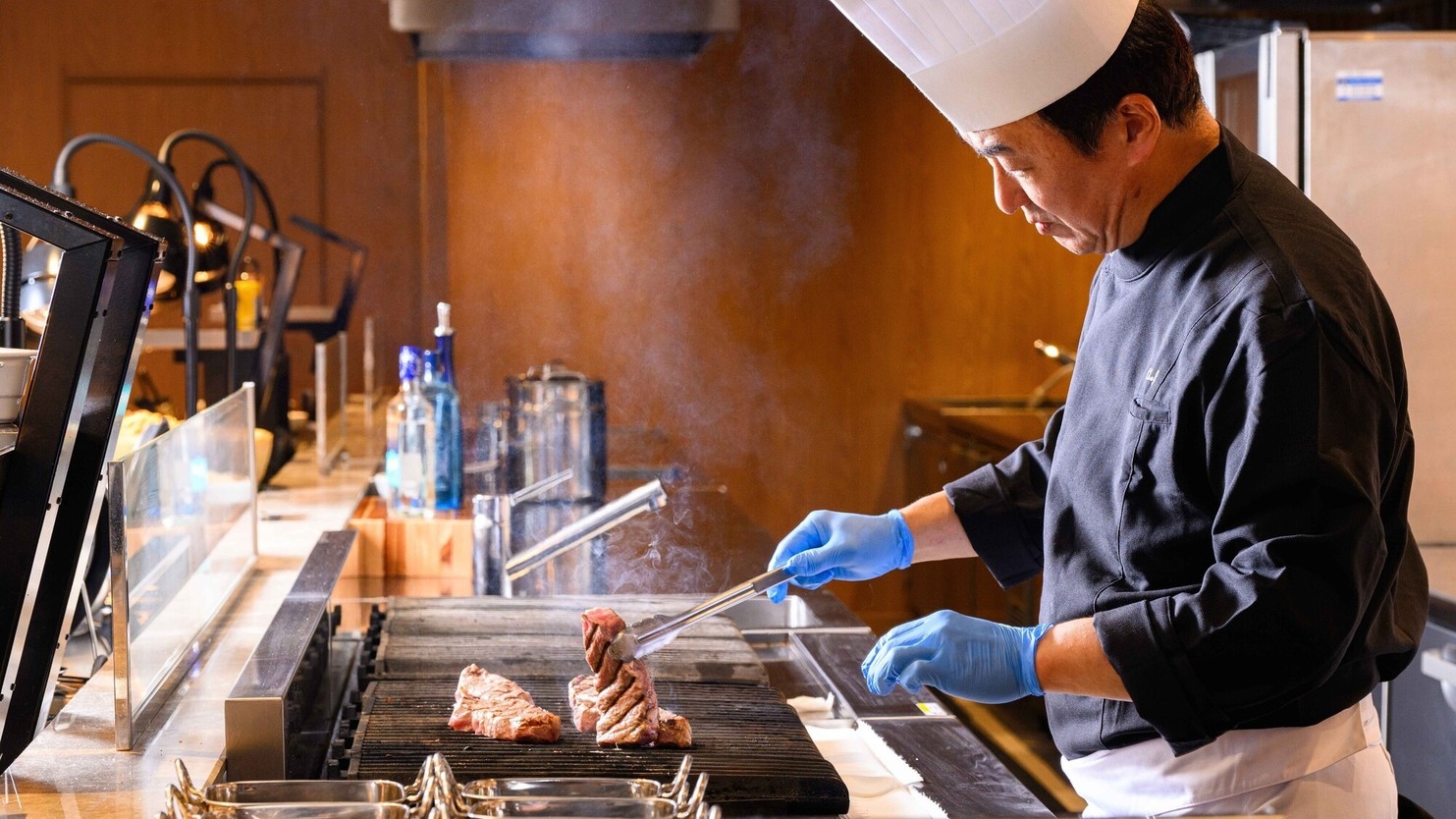 【本館・なぎさ館宿泊】夕食ランクアップ！リニューアルした日昇館新レストランでバイキング＆飲み放題付