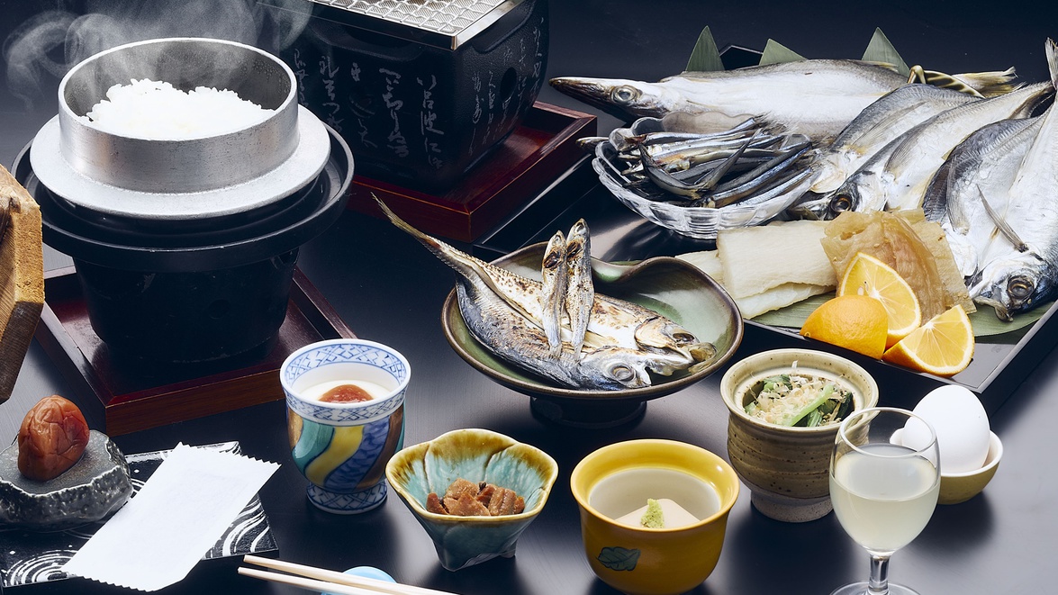 夏イメージ【山上館　朝食】一例