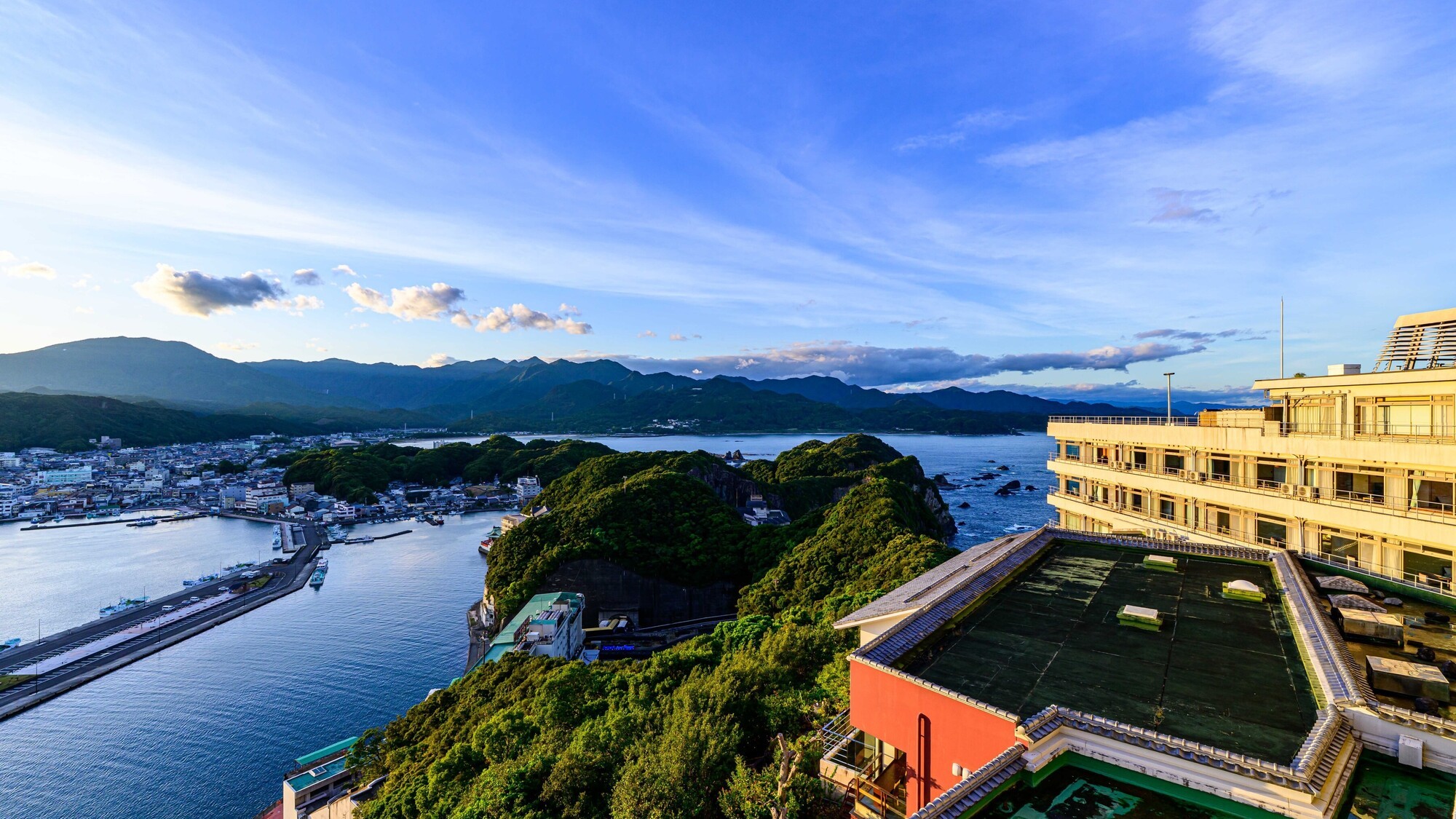 【山上館】からの見る勝浦湾・太平洋