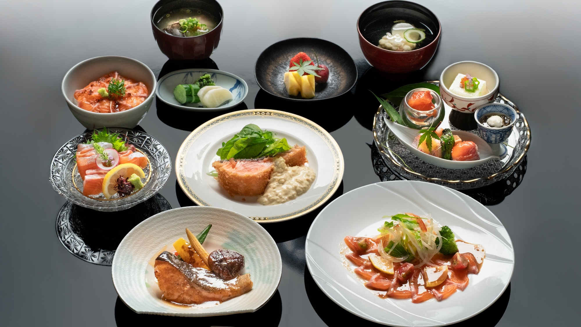 一口でとろける旨み。こころの宿が手塩にかけて育てたサーモンを、会席で。