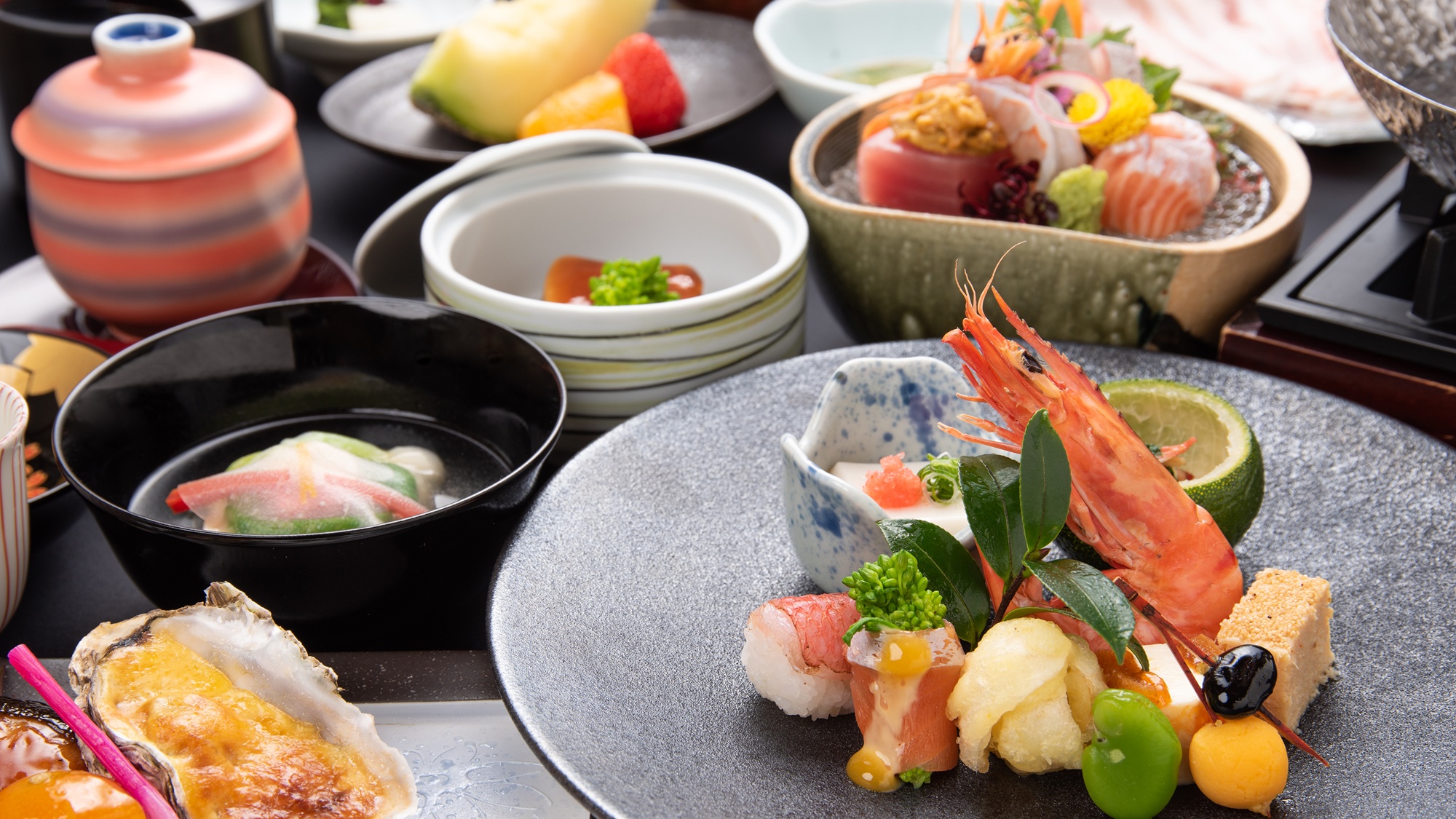 【ご夕食/料理長自慢の本格和会席】当館料理長が腕をふるう自慢の和会席です。