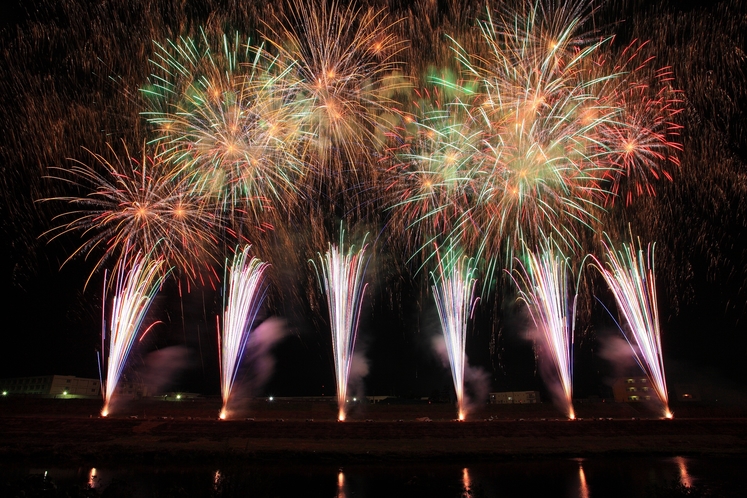 笛吹川花火大会（写真はイメージです）