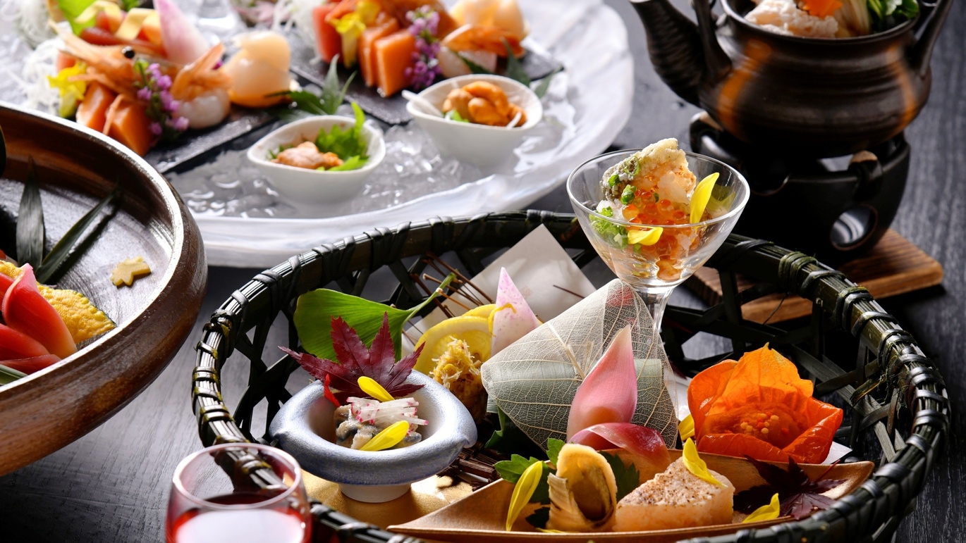 【夕食：四ツ星コース】全道各地の旬の魚介  北国らしい豪快な盛り付けも魅力！　特別会席「絢音」