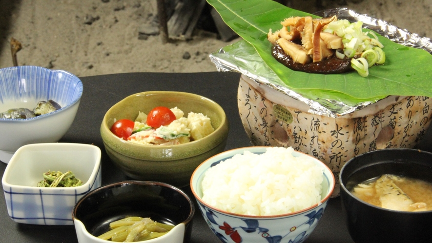 女将の手料理　朝食　全体