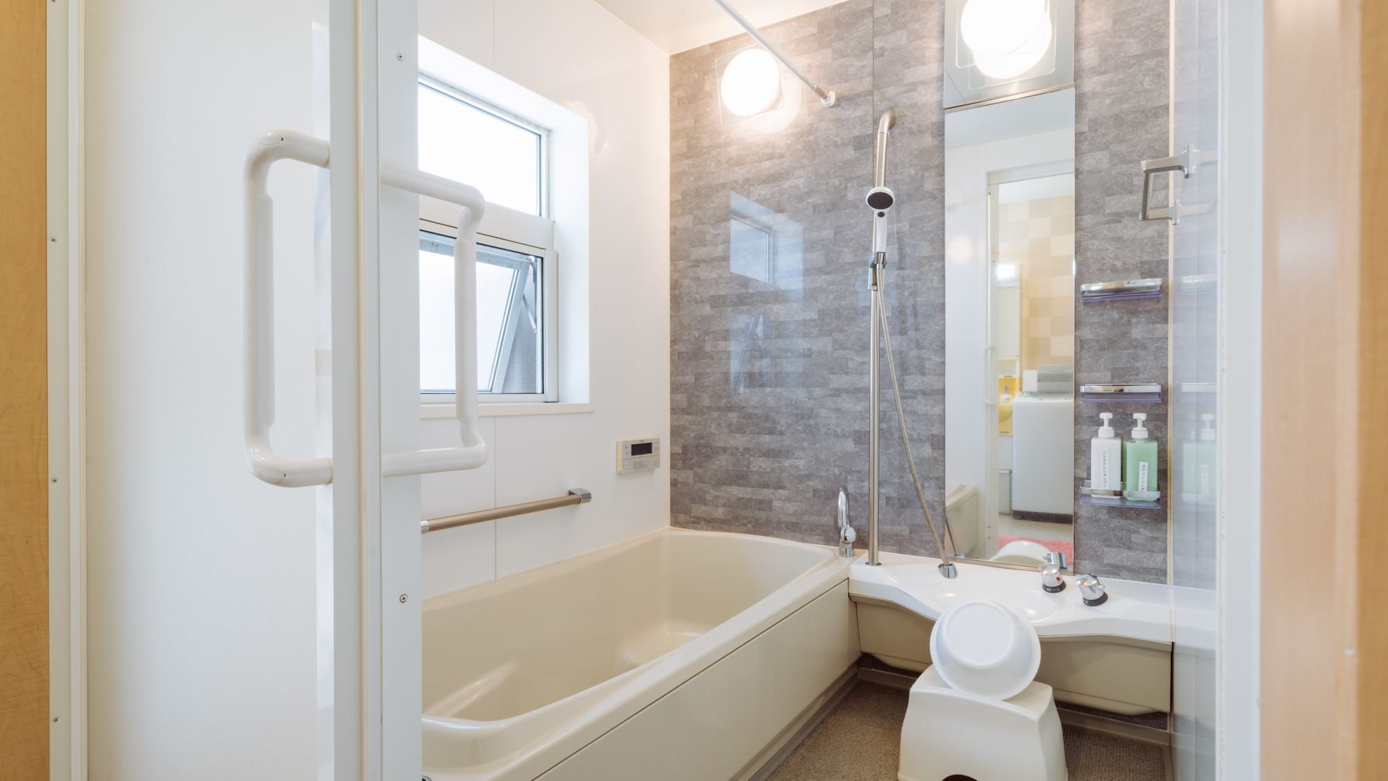 *コンドミニアム