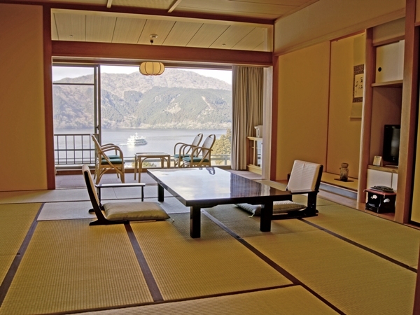 Standard room 12.5 tatami mats + wide edge 7 tatami mats + stepping 4.5 tatami mats