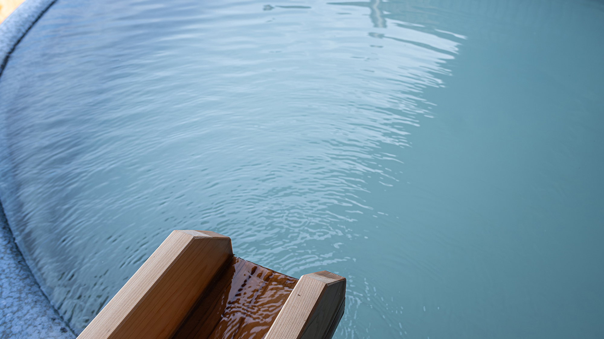 2025年5月リニューアル／「箱根寄木細工　仁兵衛の湯」箱根寄木細工と木造嵌をお愉しみください。