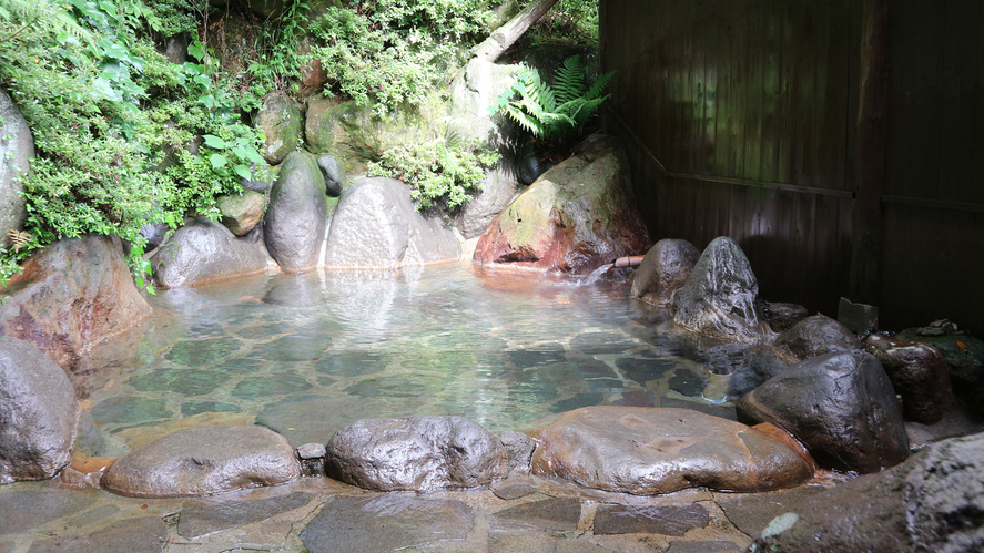 【素泊り】自由に気まま旅☆湯治場で人気の筋湯で温泉三昧♪近隣温泉の湯めぐり特典付！