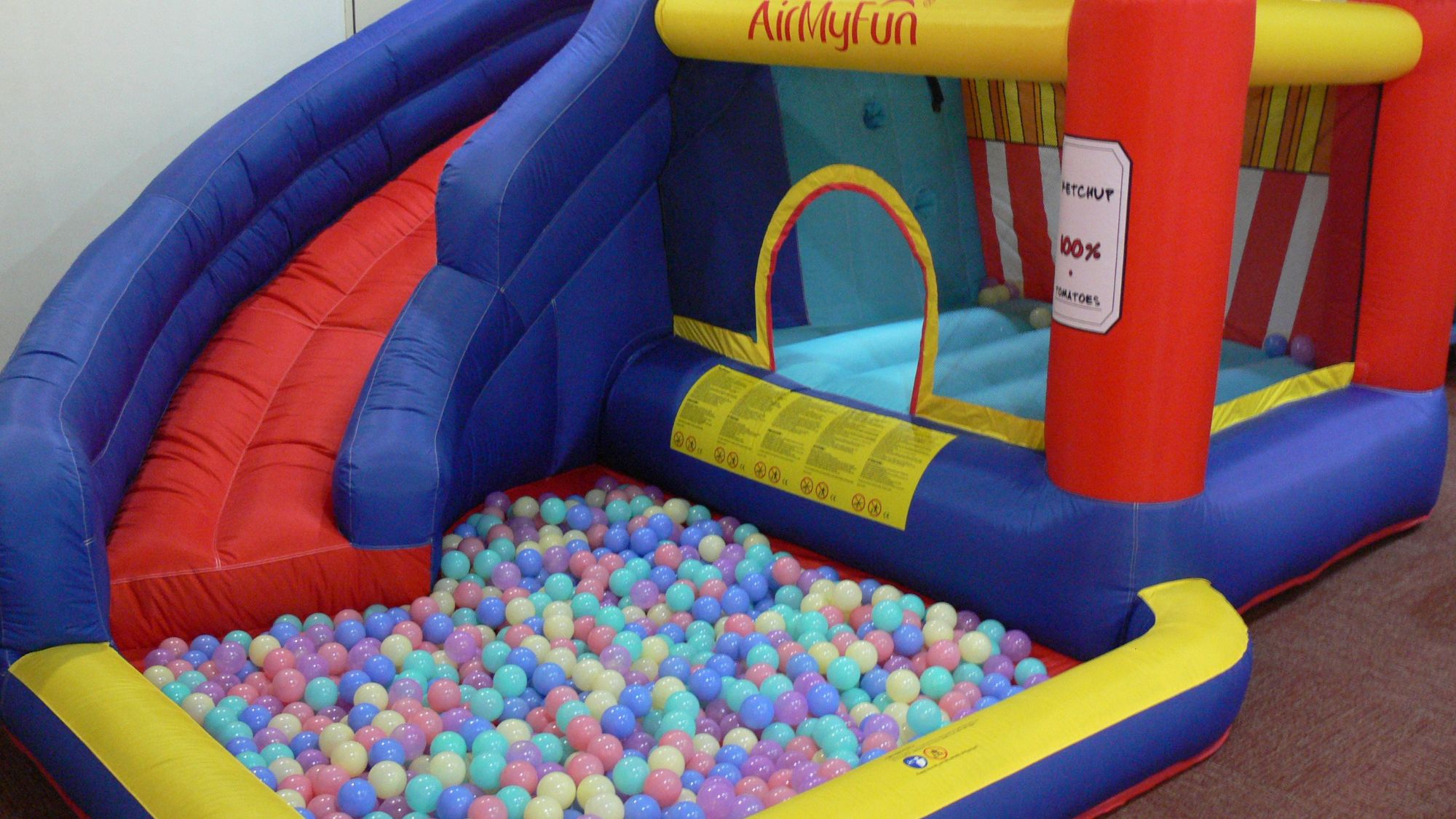 【宿泊特典】館内にボールプール設置（夏休み限定）