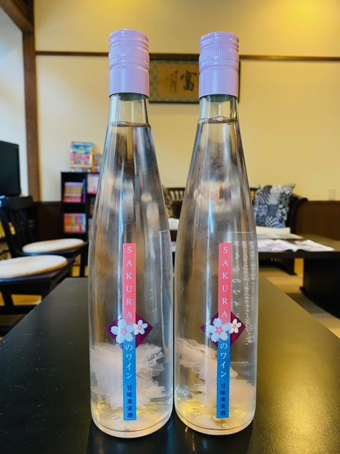 【１泊２食付き】三門まで徒歩30秒！桜のワイン１本付き＜身延しだれ桜会席＞プラン（２名様〜）