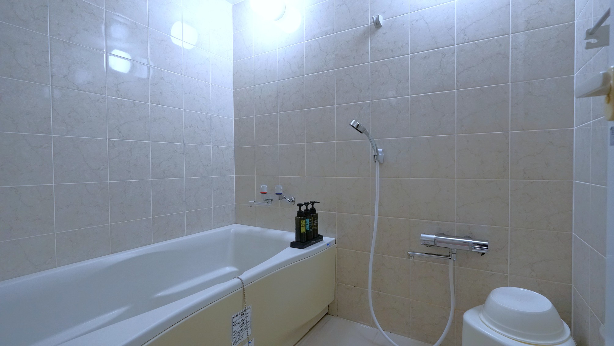 バスルーム（ツインルーム　トリプルルーム）　