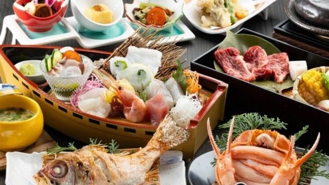 9/5〜2027.3/31　香住蟹とのどぐろ会席【1日限定20食】カニ・牛・のどぐろ・イカの美味饗宴
