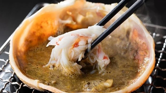 活け松葉がにフルコース　地元産の松葉がにだけを計2杯使用（11/7〜2026.3/21）