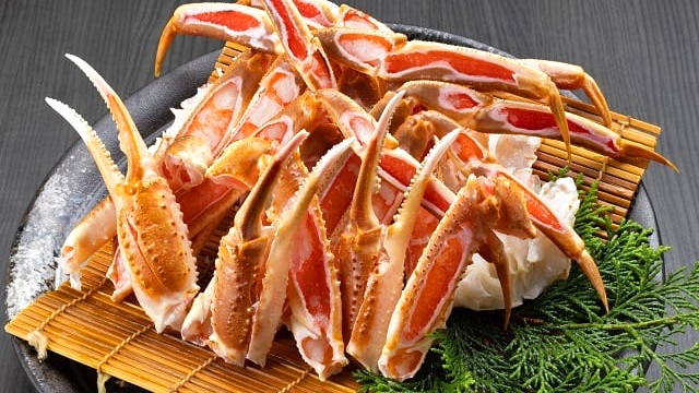 12/15〜2026.3/31　生ズワイガニコース　お1人様に1.5杯分（3肩）をドーンと！！