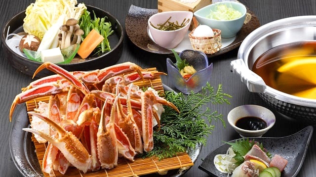 12/15〜2026.3/31　生ズワイガニコース　お1人様に1.5杯分（3肩）をドーンと！！