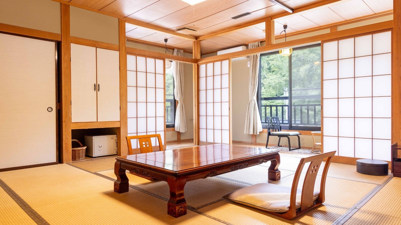 【南館｜和室｜10〜12畳】山側スタンダード客室｜禁煙