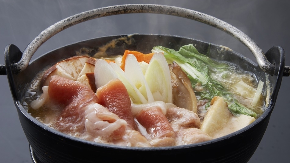 【一人旅 猪鍋会席｜2食付】個室提供の濃厚な赤身と脂の甘みのある「猪鍋」と貸切露天風呂
