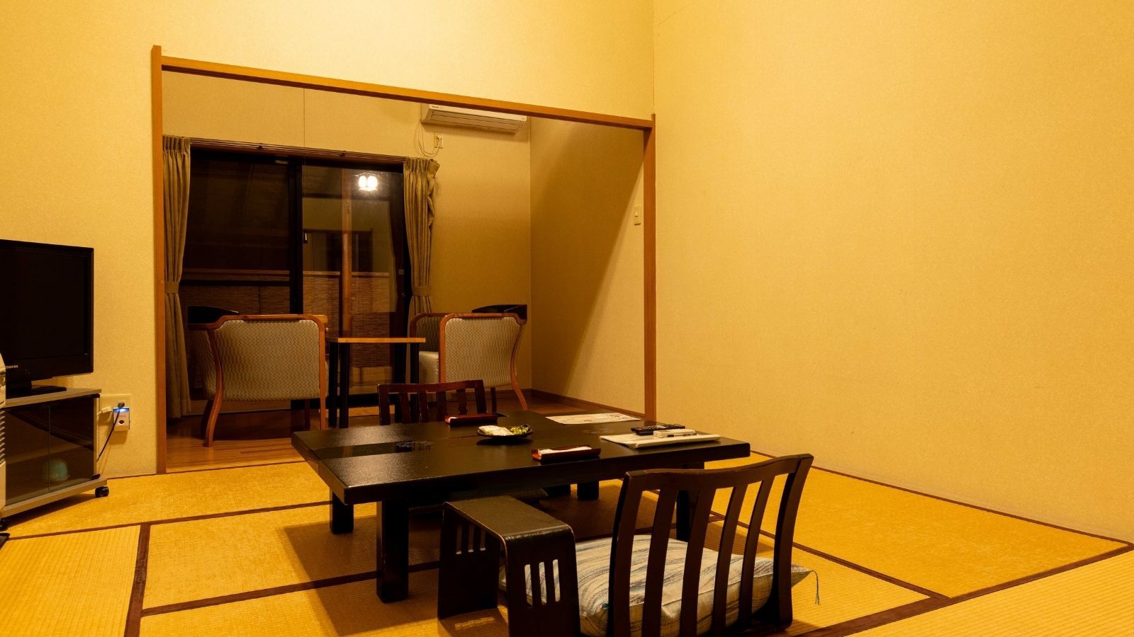 【西館｜和洋室｜14畳】内湯・露天風呂付客室