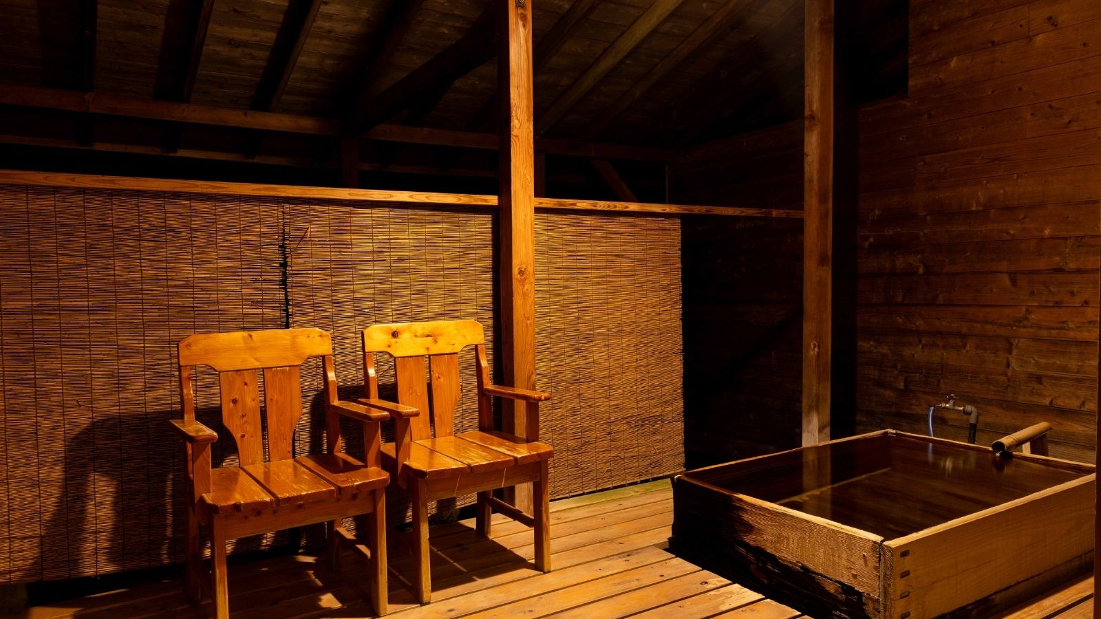 西館〔和洋室〕の客室露天風呂（一例）