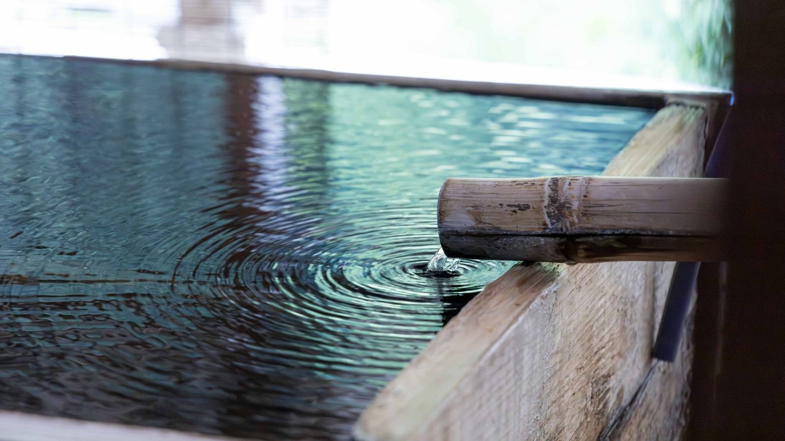 西館〔和洋室〕の客室露天風呂（一例）