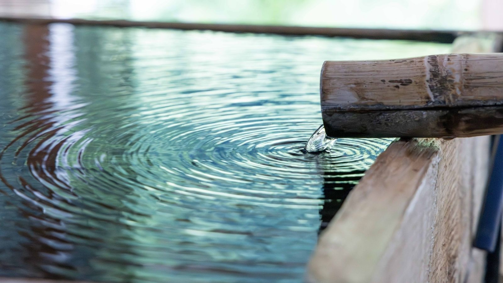 西館〔和洋室〕の客室露天風呂（一例）