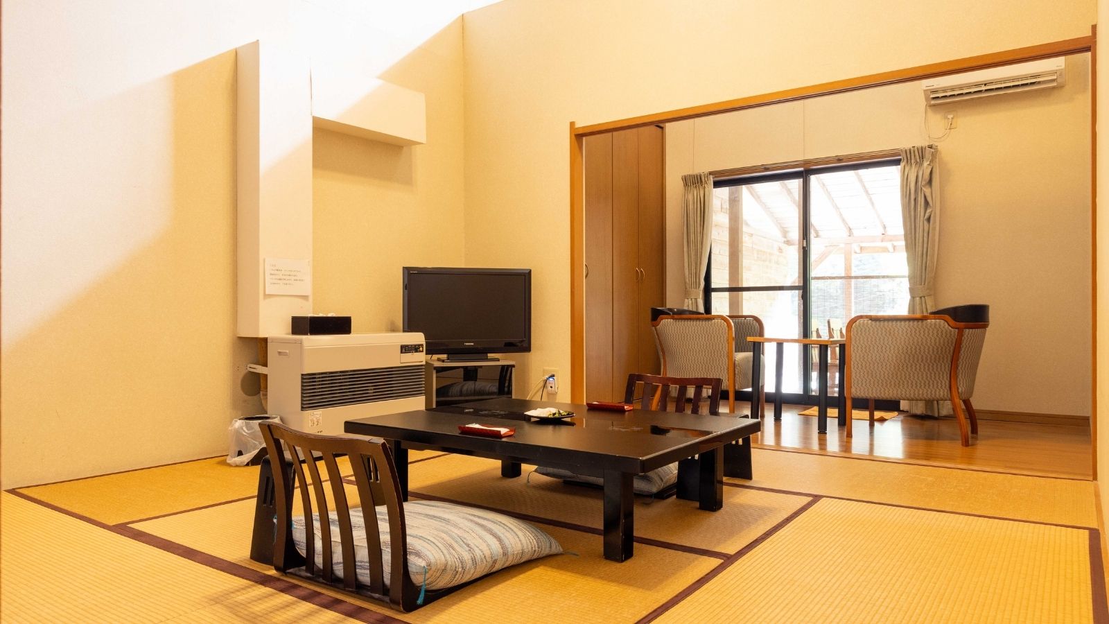 西館〔和洋室〕