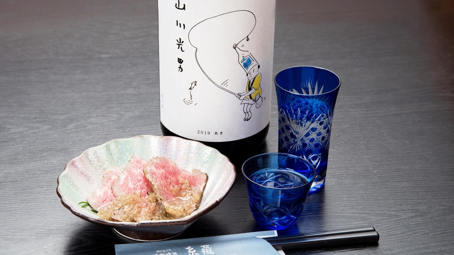*【日本酒セット 一例】県内4つの酒蔵が集まった日本酒ユニット「山川光男」。今夜のおつまみのお供に。