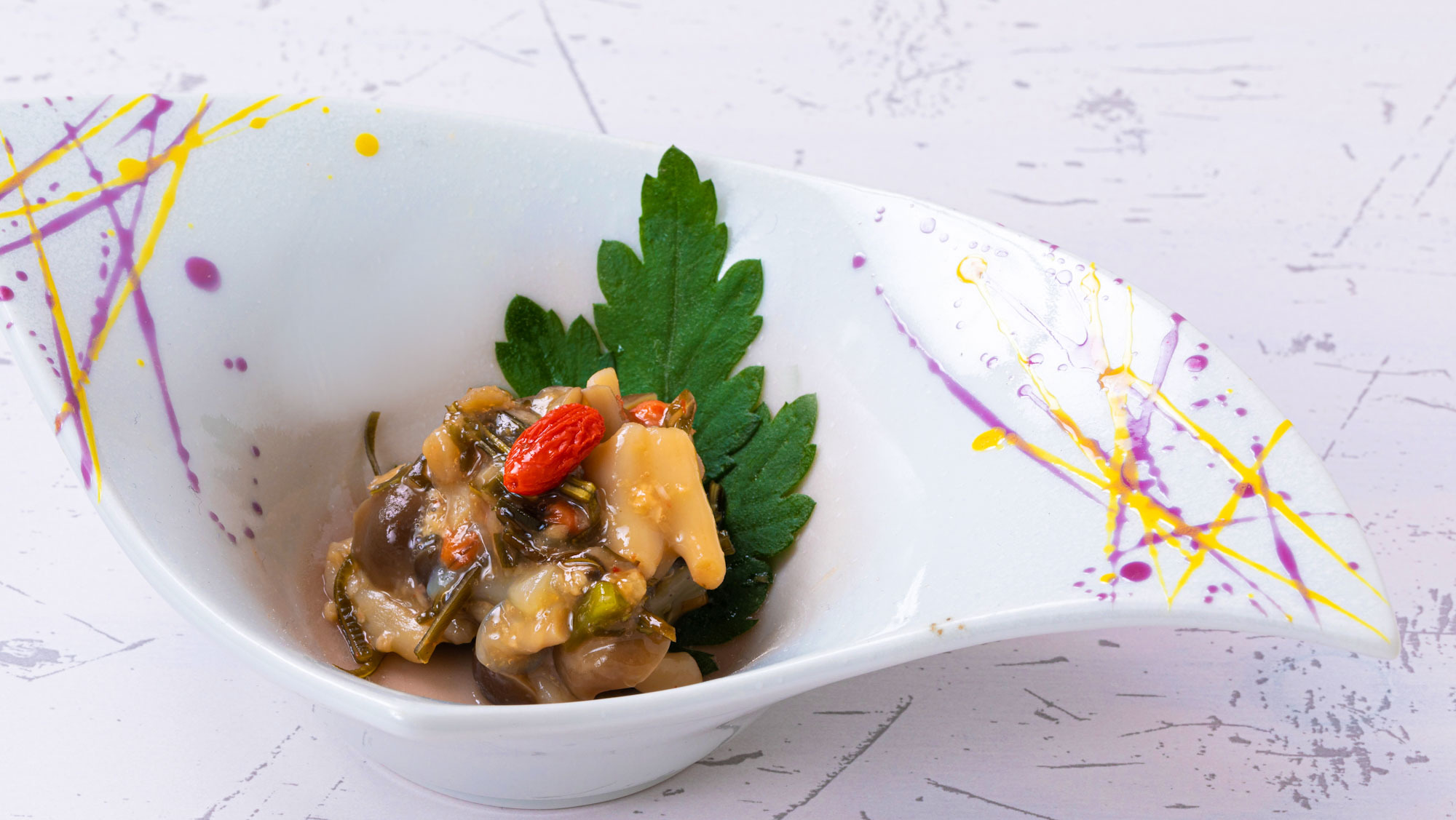 【日帰り昼食：季節の御膳＆大浴場入浴プラン】氷見の海鮮と旬を味わい、自家源泉１００％の温泉で癒される