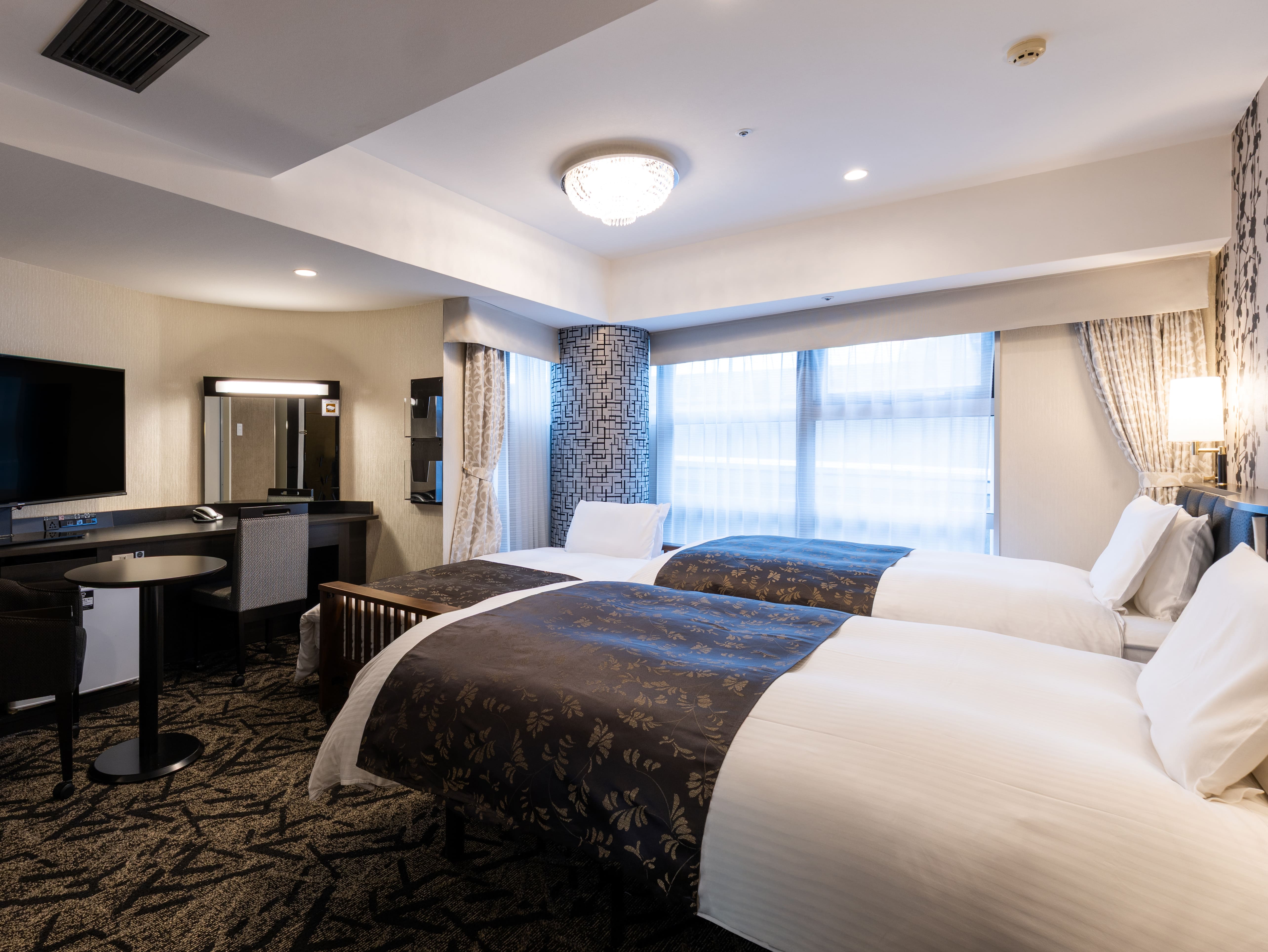 トリプル（広さ23㎡/ベット幅110cm&times;2台+ソファーベット1台追加）