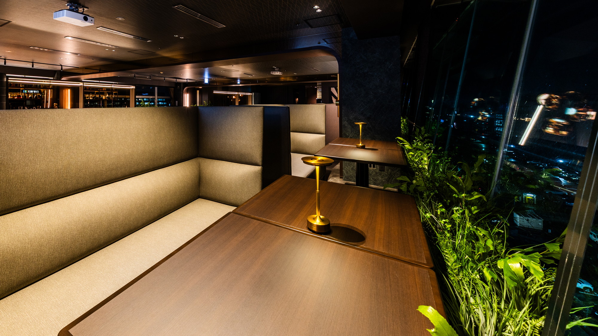 【17CLUB】店内ペアシート