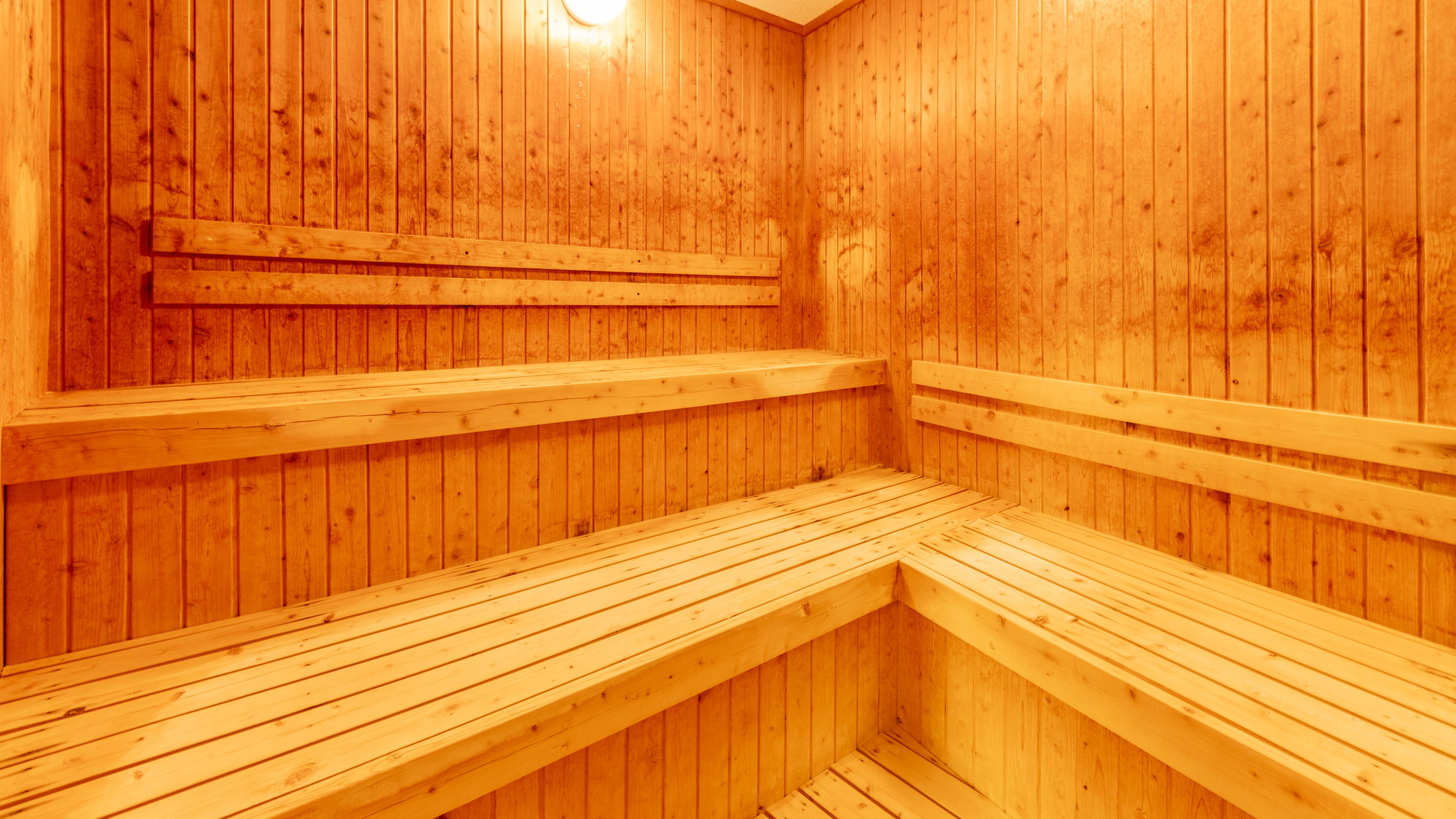 【サウナルーム（女性側）】