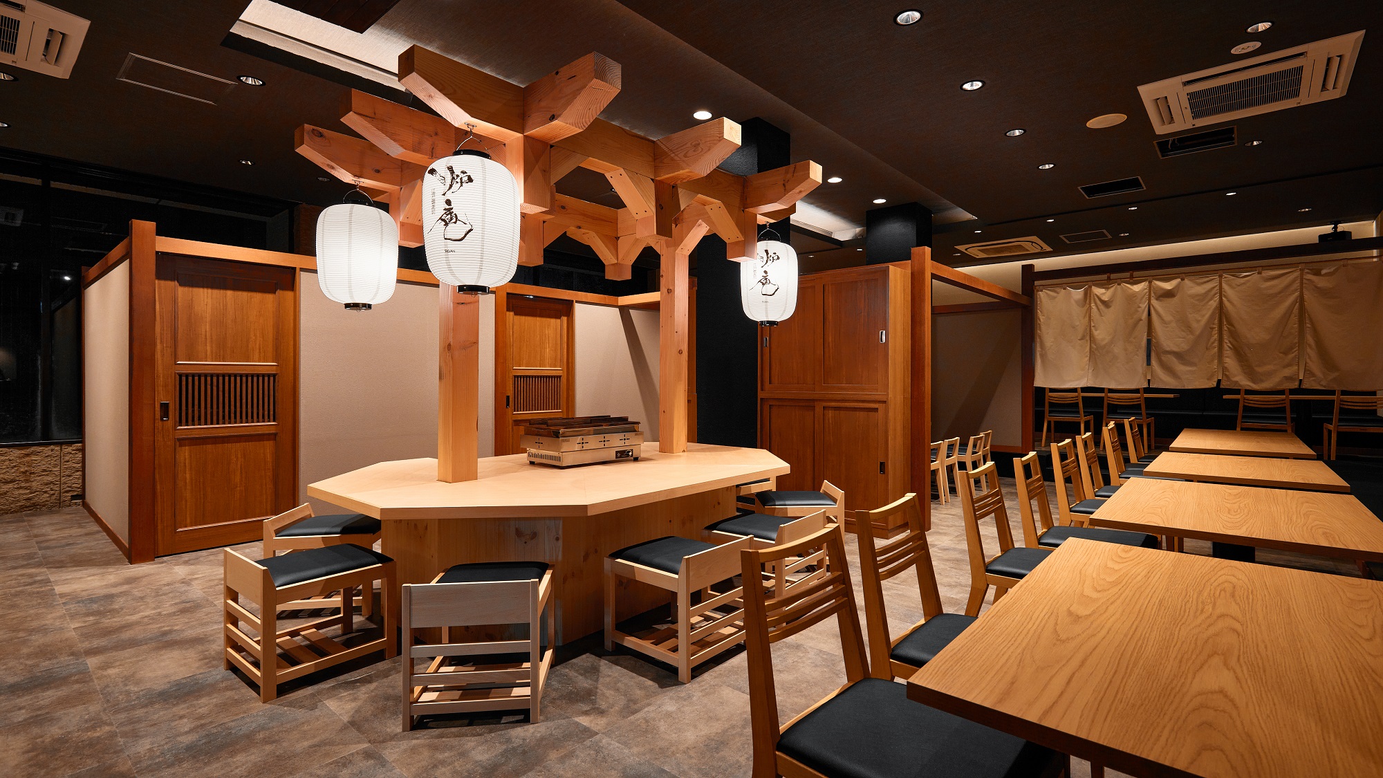 朝食会場（夜は居酒屋）