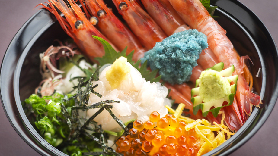 【1泊朝食つき】富山湾の魚を朝から堪能♪　朝日昇る『オーシャンビュー』食事処とこだわり和定食