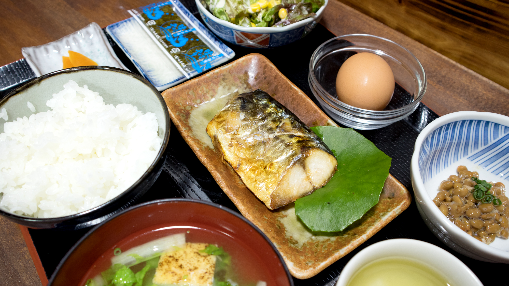 *【朝食一例】日替わり和朝食。この日は首折れサバ