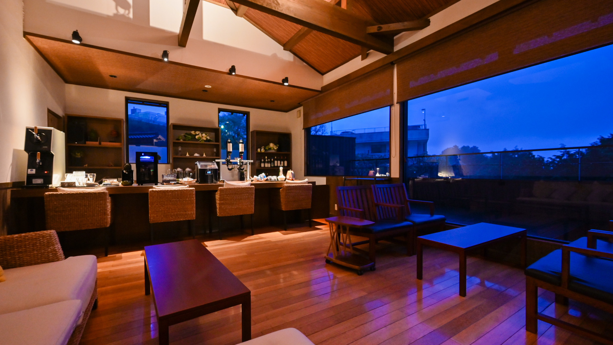 【１室限定／檜風呂】檜香る専用露天風呂とお部屋食を愉しむ特別な客室。自然に抱かれ心ほどける至福の滞在